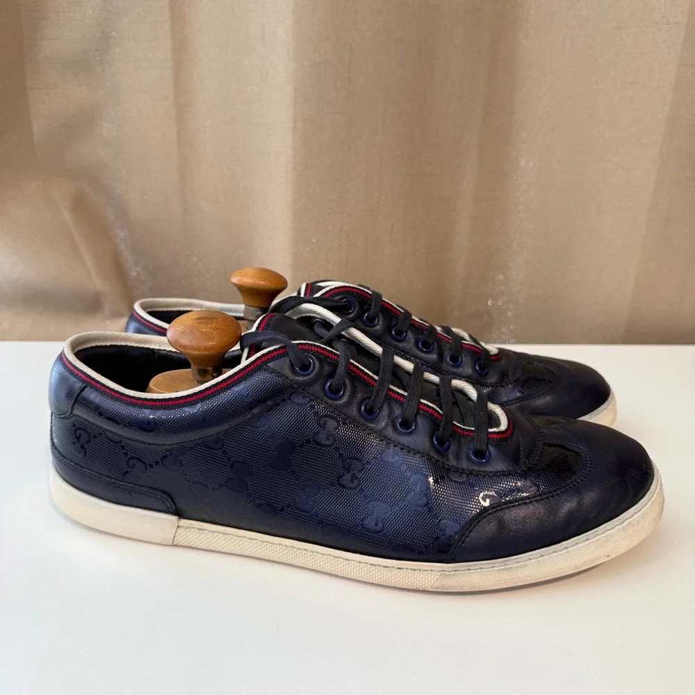 Gucci Mens GG Monogram Navy Blue Leather Low Top Sneakers 233321 Size 10G
